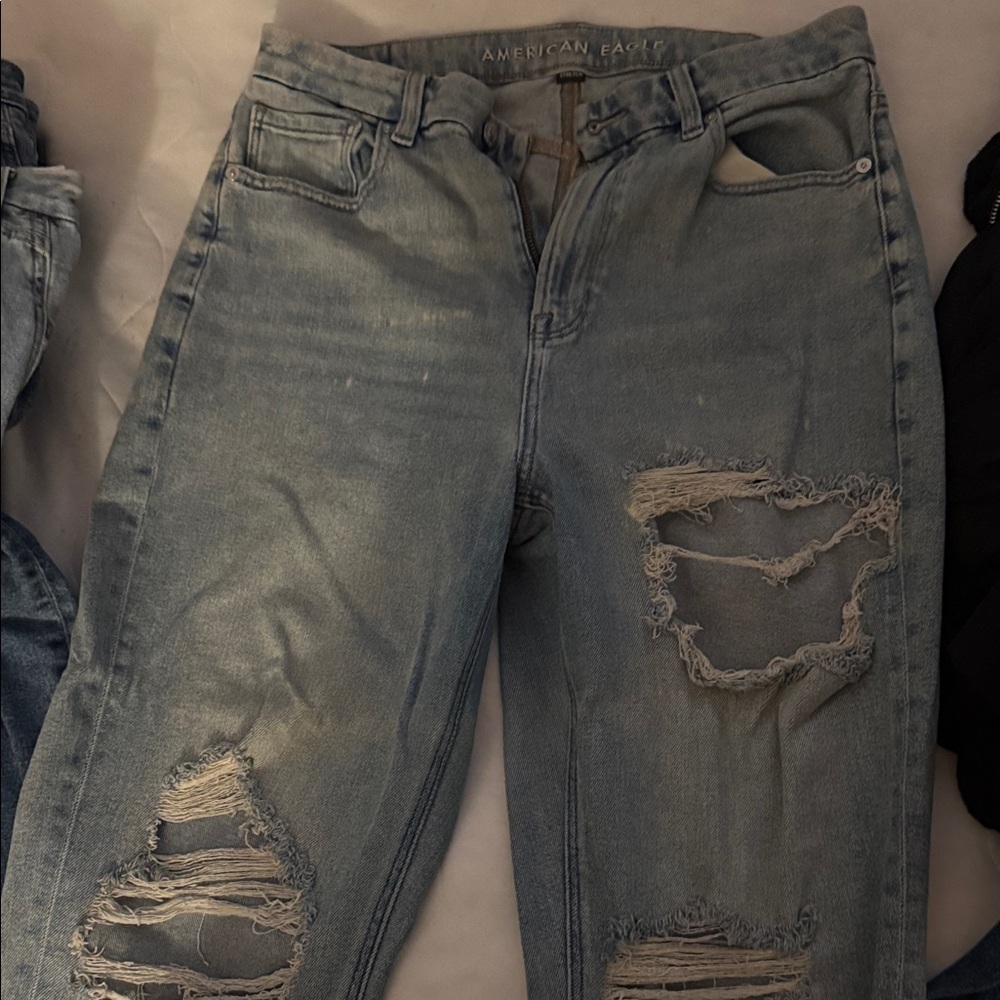 American Eagle Women’s Distressed Blue Jeans